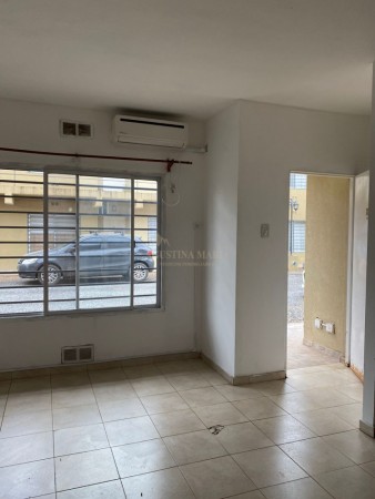 DEPARTAMENTO 2 AMBIENTES CON PATIO Y COCHERA