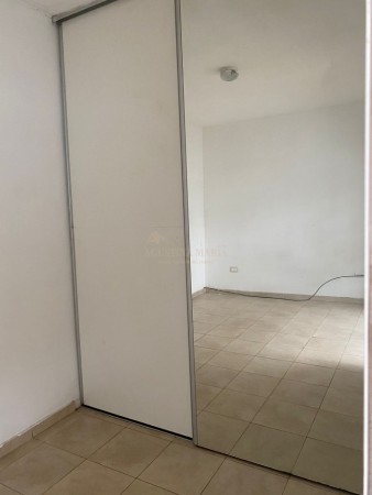 DEPARTAMENTO 2 AMBIENTES CON PATIO Y COCHERA