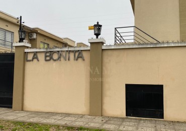 DEPARTAMENTO 2 AMBIENTES CON PATIO Y COCHERA